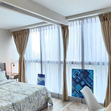 Cosy Executive 1 Bedroom Uptown Parksuites Ultra Fast Internet Manilla Buitenkant foto