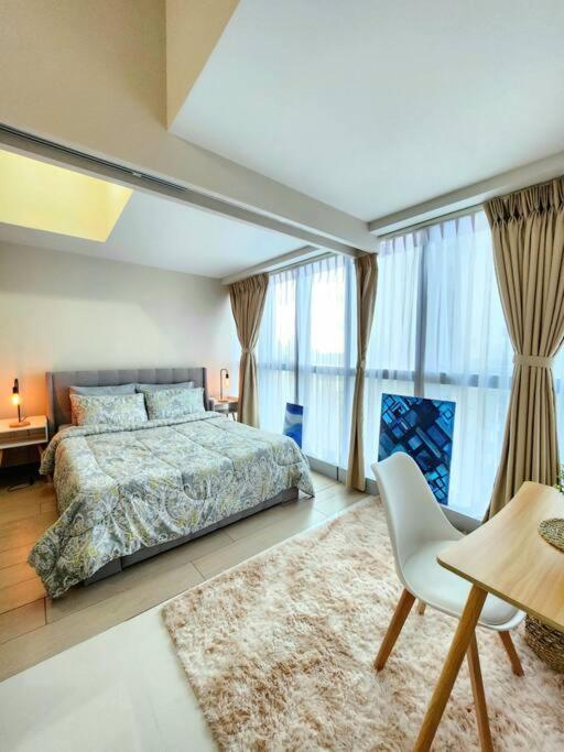 Cosy Executive 1 Bedroom Uptown Parksuites Ultra Fast Internet Manilla Buitenkant foto