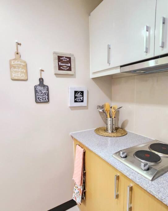 Cosy Executive 1 Bedroom Uptown Parksuites Ultra Fast Internet Manilla Buitenkant foto