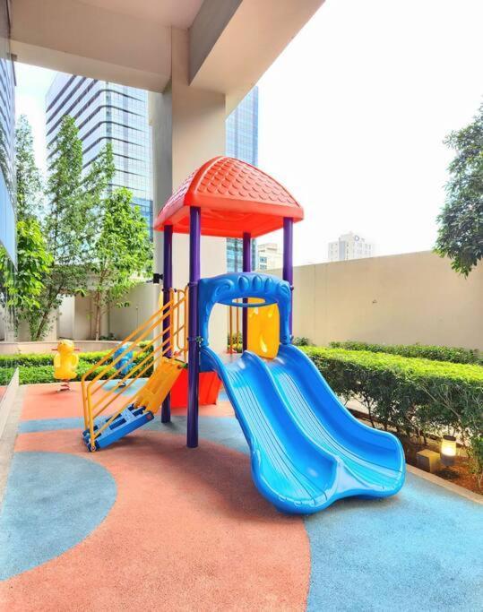 Cosy Executive 1 Bedroom Uptown Parksuites Ultra Fast Internet Manilla Buitenkant foto