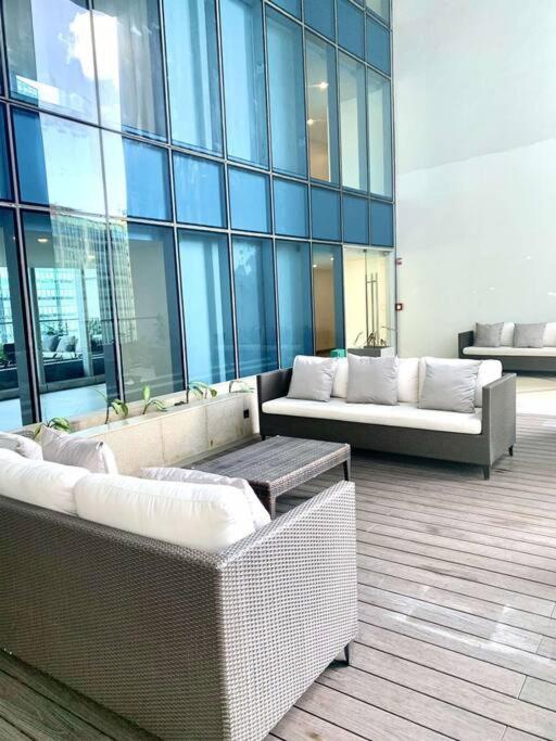 Cosy Executive 1 Bedroom Uptown Parksuites Ultra Fast Internet Manilla Buitenkant foto