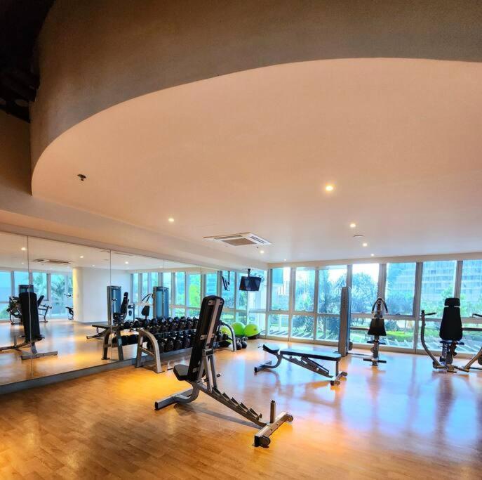 Cosy Executive 1 Bedroom Uptown Parksuites Ultra Fast Internet Manilla Buitenkant foto