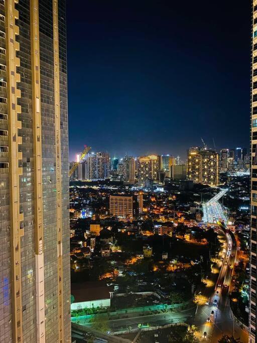 Cosy Executive 1 Bedroom Uptown Parksuites Ultra Fast Internet Manilla Buitenkant foto